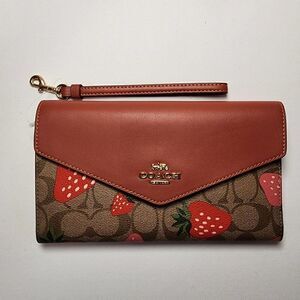 NWT Coach CH524 Signature Canvas Strawberry Travel Envelope Wallet Khaki Multi